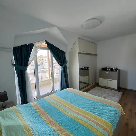 Jamais Vue Apartment *